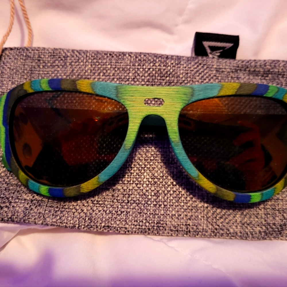 Green Multicolor Women's Sunglasses - Stylish UV Protection